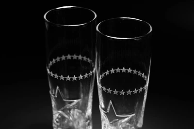 ZGS Glass redefine os padrões da indústria com perfuração a laser avançada pa...